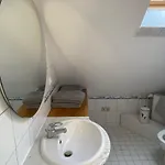 Kaptainshuus A *