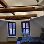 Kaptainshuus A *