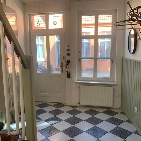 Kaptainshuus A Apartman *